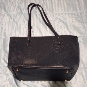 Gigi New York Navy Blue Purse - M/ L Size